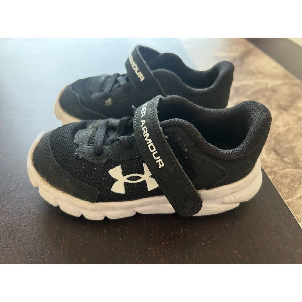 Kid’s shoes Bundle.Size 6 - Picture 2 of 8